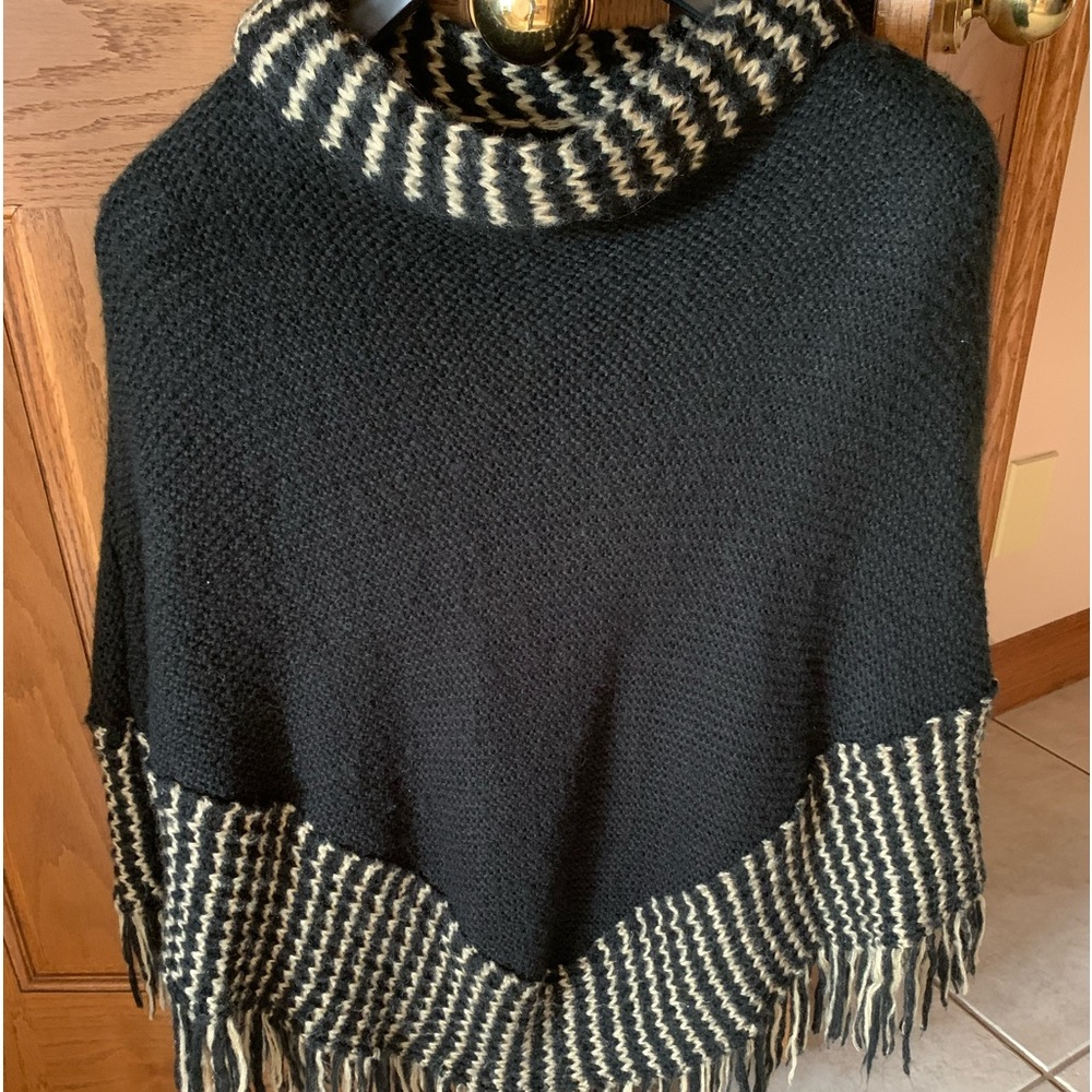 Blk cape one size